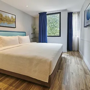 4* Отель J-hotel By Dorsett
